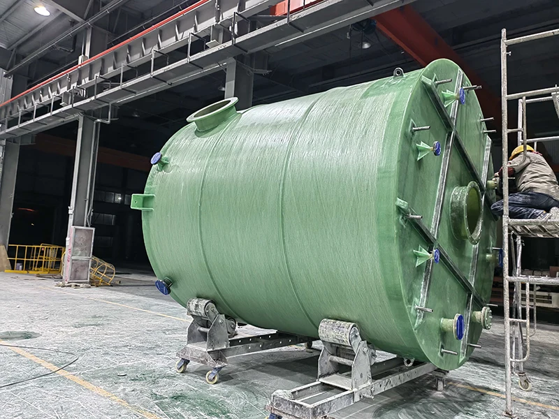 Réservoir de stockage horizontal en FRP