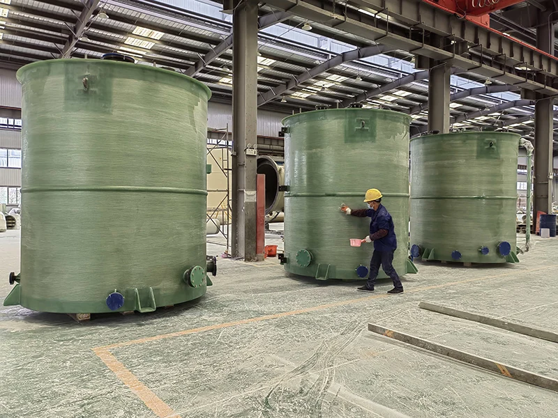 Réservoir de stockage vertical en fibre de verre