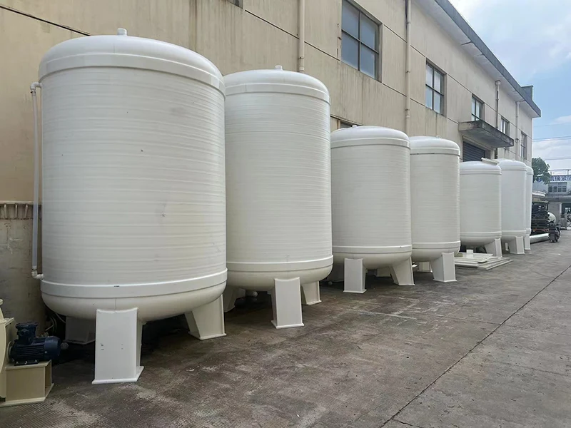 Réservoir de stockage vertical en polypropylène